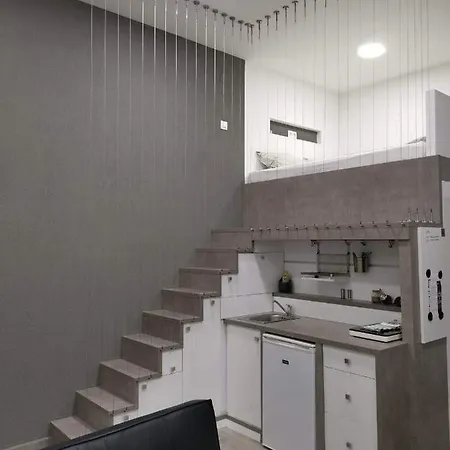 Alisza's Studio Apartment